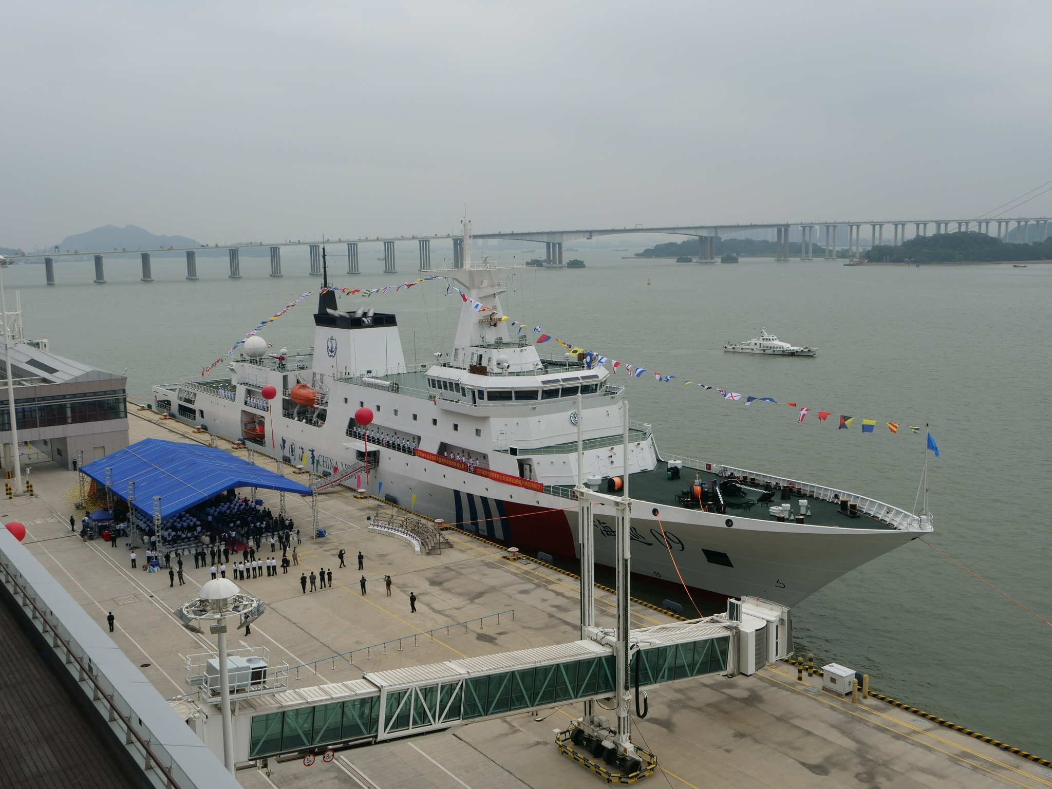 万吨级海事巡逻船"海巡09"轮列编|海事|巡逻船_新浪新闻