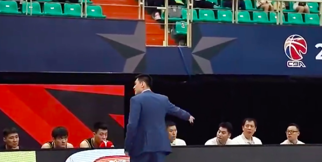 韩德君+80岁蒋兴权都生气了,杨鸣怒怼记者:别为我朱荣振的问题休闲区蓝鸢梦想 - Www.slyday.coM 韩德君+80岁蒋兴权都生气了,杨鸣怒怼记者:别为我朱荣振的问题休闲区蓝鸢梦想 - Www.slyday.coM