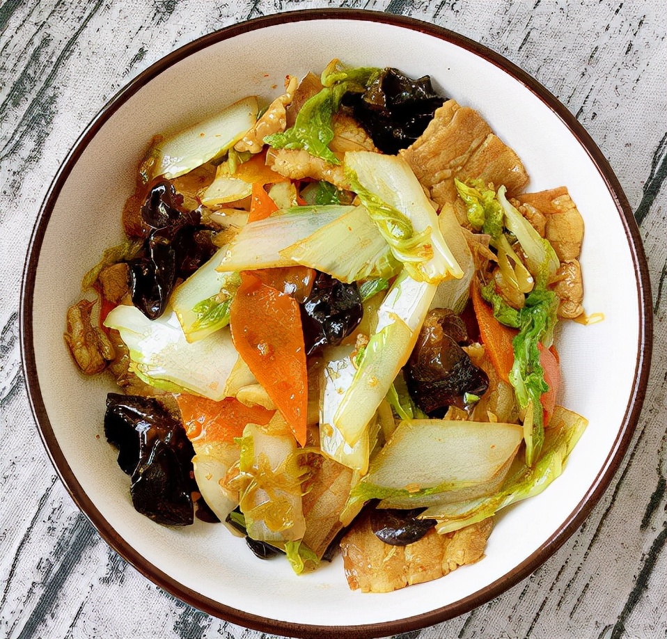 简单的食材不简单的美味家常五花肉炒白菜这种做法是真香