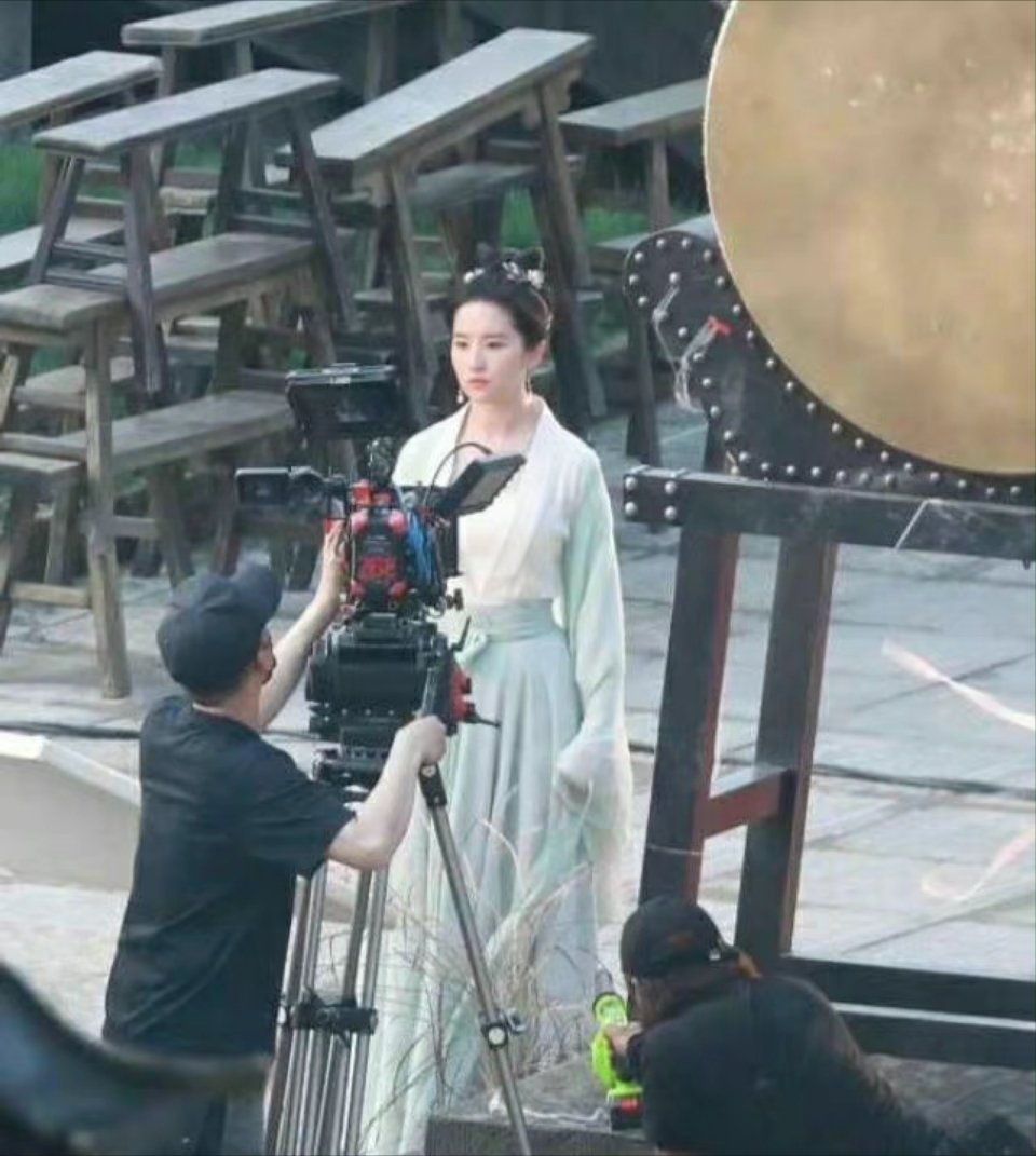 刘亦菲梦华录路透无修生图状态能打衣袂飘飘像仙女