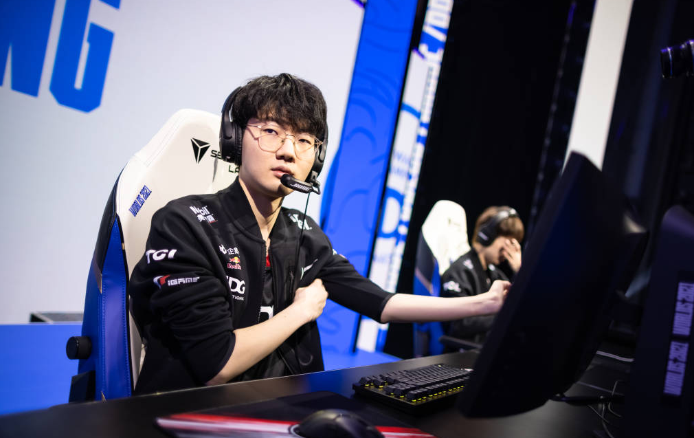 突破心魔！EDG成功击败RNG，队史首次晋级世界赛四强休闲区蓝鸢梦想 - Www.slyday.coM