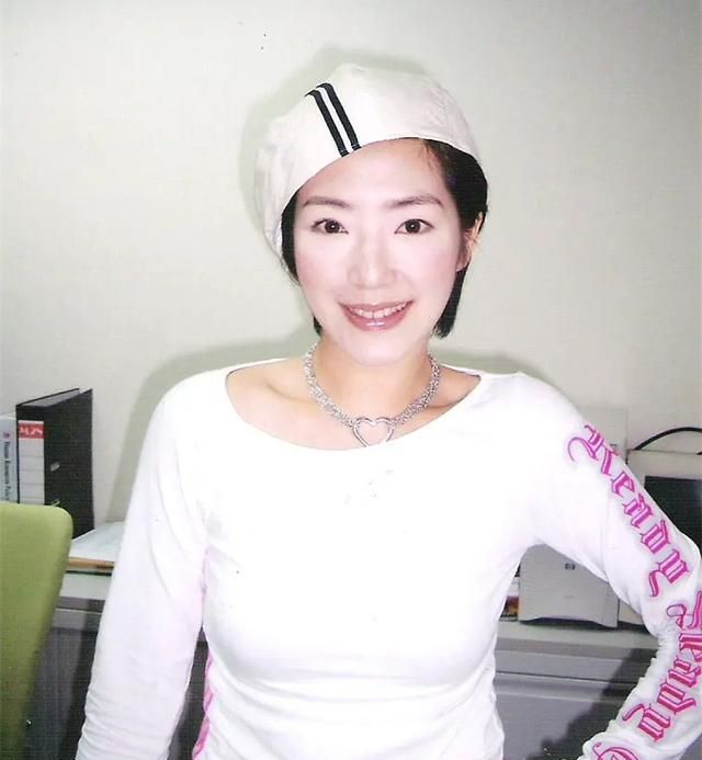 与黄日华约会传绯闻关宝慧称将来的事无法知道缘分看上天安排