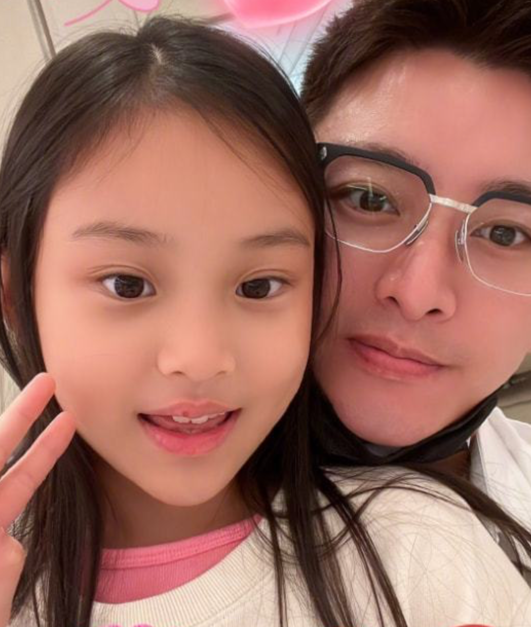 9岁甜馨艺术造型曝光!