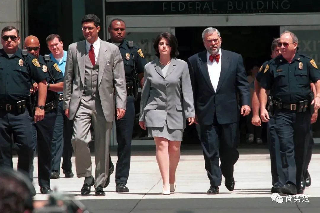 克林顿拉链门拍成美剧总统出轨富家女莱温斯基被骂20年说出真相