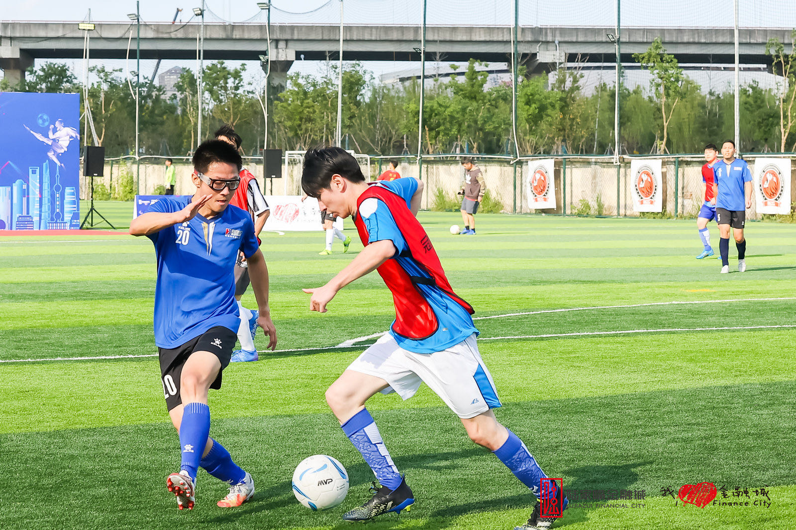 激情绿茵足够精彩2021中国陆家嘴金融城足球赛开幕