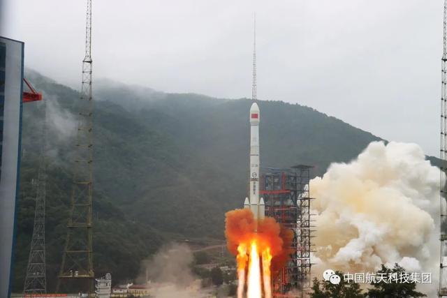 “金牌火箭”成功发射实践二十一号卫星休闲区蓝鸢梦想 - Www.slyday.coM