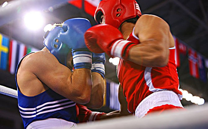 向佐太嚣张还拿泰森做对比结果被拳击新手暴揍