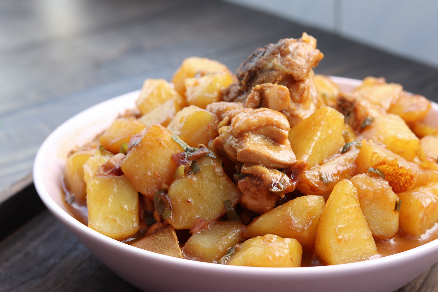 家常酱香土豆鸡块鸡肉鲜美土豆绵软下饭还解馋