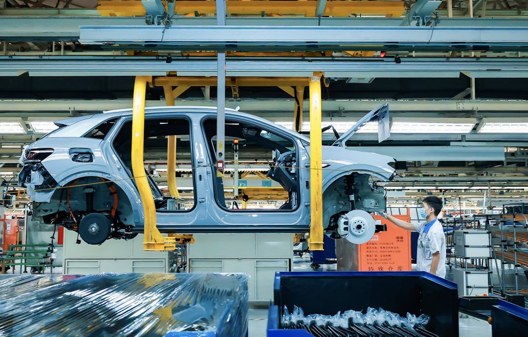 寰球年度车走进一汽大众meb工厂id6crozz斩获92578评分