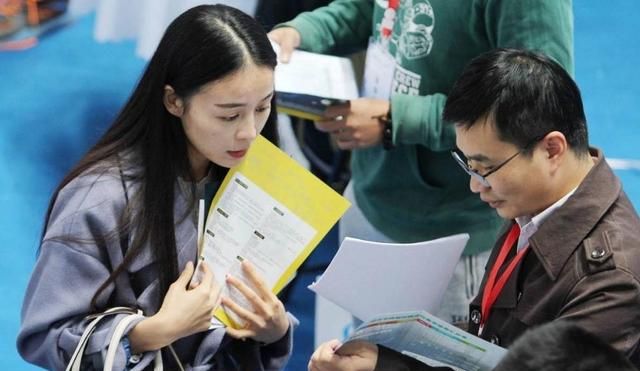 工厂出现“用工荒”,薪资近万也招聘不到人,大学生都哪去了?休闲区蓝鸢梦想 - Www.slyday.coM 工厂出现“用工荒”,薪资近万也招聘不到人,大学生都哪去了?休闲区蓝鸢梦想 - Www.slyday.coM