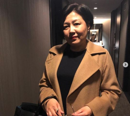 主持人李咏逝世三周年,妻子哈文仅一个字悼念,女儿尚未发声休闲区蓝鸢梦想 - Www.slyday.coM 主持人李咏逝世三周年,妻子哈文仅一个字悼念,女儿尚未发声休闲区蓝鸢梦想 - Www.slyday.coM