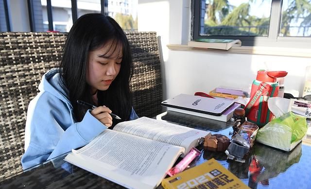 “佛系”大学生逐渐增多,既不当班委也不入社团,毕业后就吃亏了休闲区蓝鸢梦想 - Www.slyday.coM “佛系”大学生逐渐增多,既不当班委也不入社团,毕业后就吃亏了休闲区蓝鸢梦想 - Www.slyday.coM