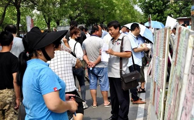 工厂出现“用工荒”,薪资近万也招聘不到人,大学生都哪去了?休闲区蓝鸢梦想 - Www.slyday.coM 工厂出现“用工荒”,薪资近万也招聘不到人,大学生都哪去了?休闲区蓝鸢梦想 - Www.slyday.coM