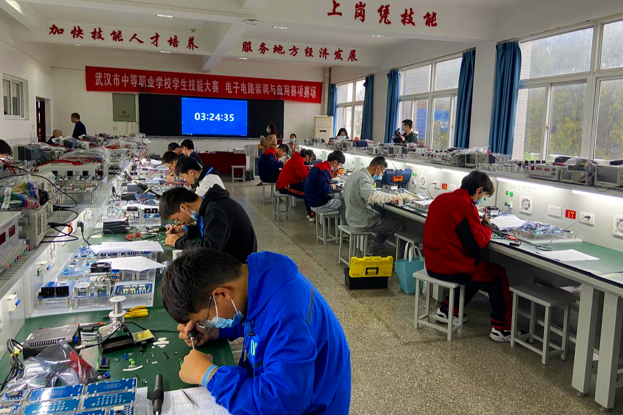 武汉东西湖职校举行中职生技能大赛护理技能首次被纳入