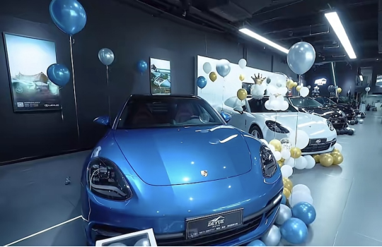 老煮门刘轩豪任性大手笔千万豪车嘉奖优秀合作商