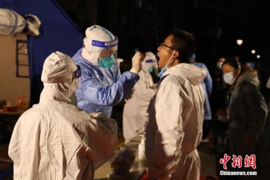 旅行团传播链波及11省份 “四问”本轮新冠疫情休闲区蓝鸢梦想 - Www.slyday.coM