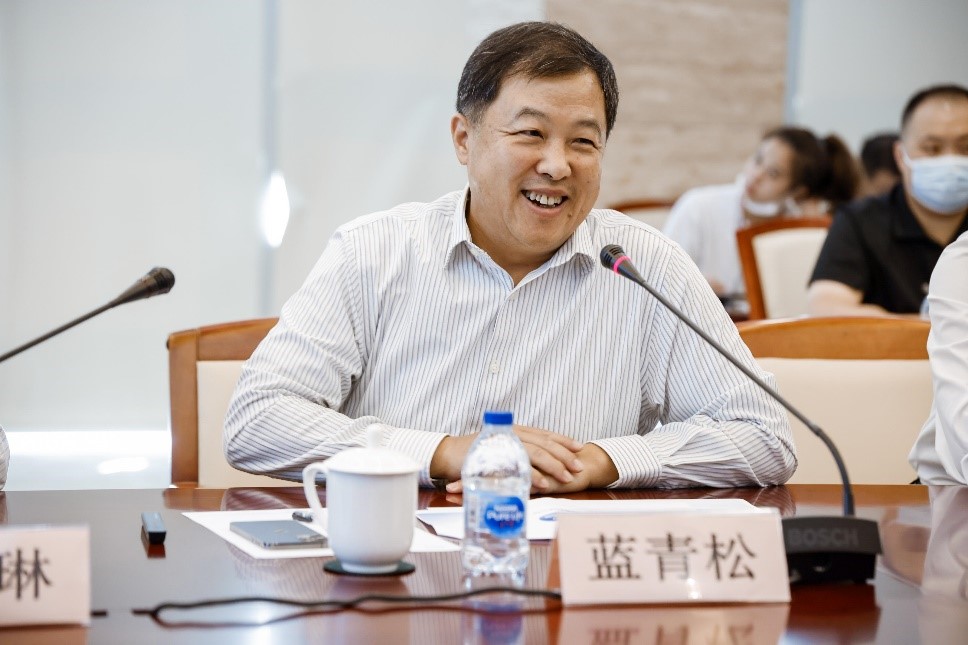 上汽集团副总裁蓝青松2025年上汽商用车板块营收将超千亿海外销量占比