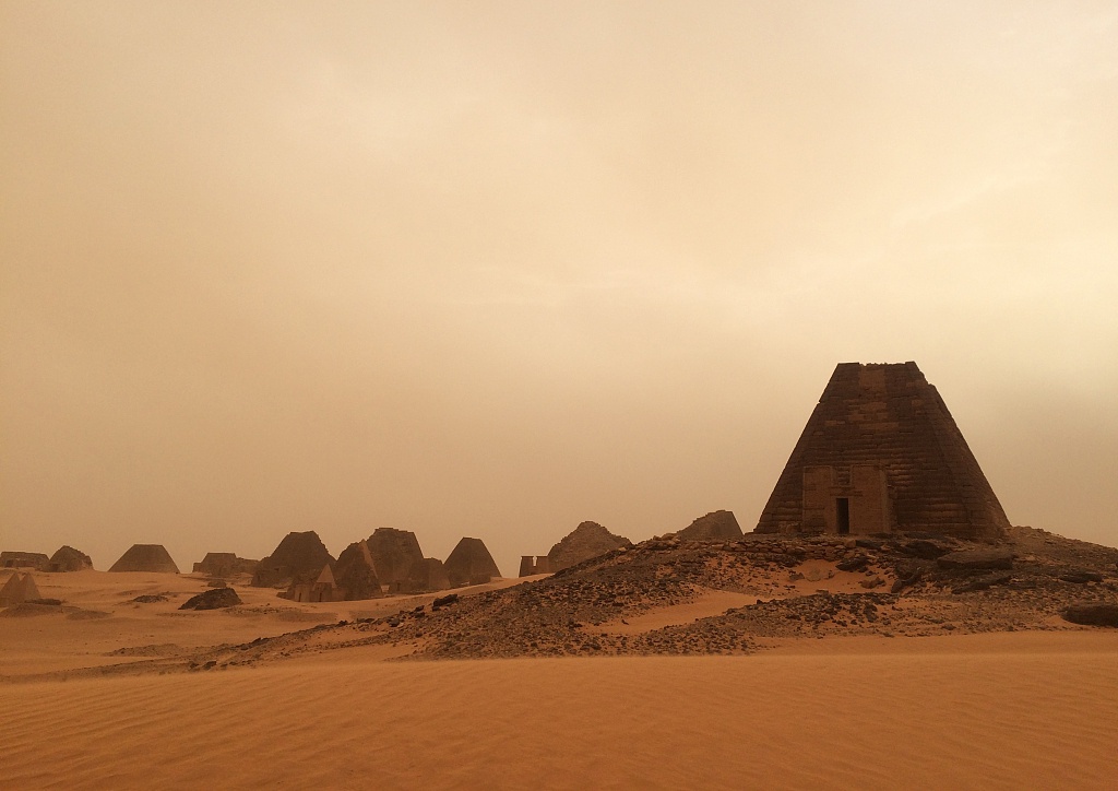 到苏丹打卡小金字塔
