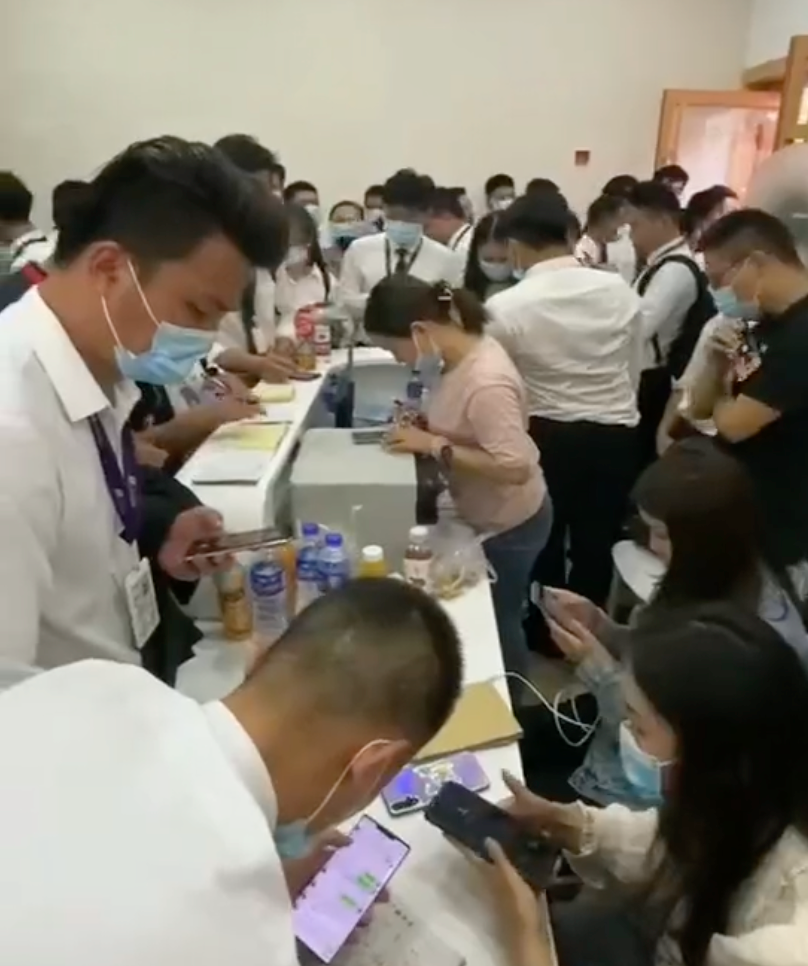 上海神秘房东抛售93套陆家嘴旁“老破小”，套现4.5亿元？真相查清楚了→休闲区蓝鸢梦想 - Www.slyday.coM