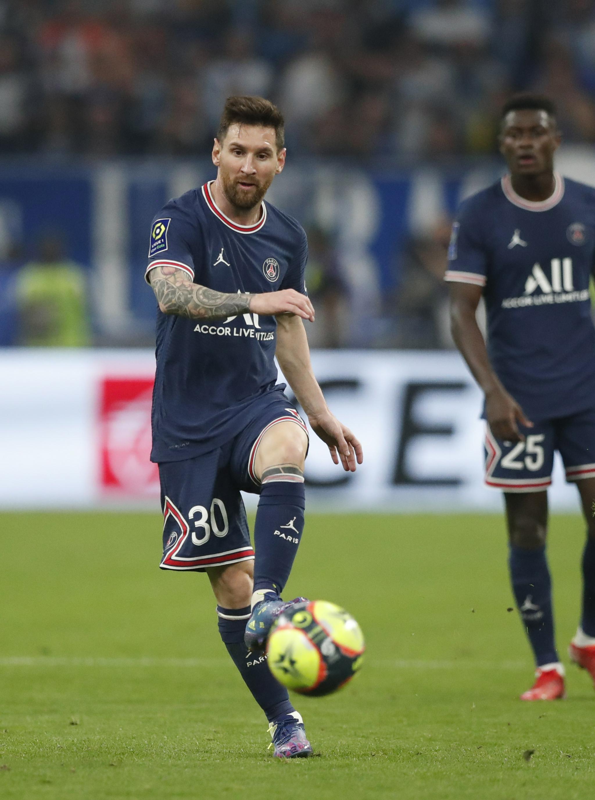 足球——法甲联赛:巴黎圣日耳曼战平马赛|巴黎圣日耳曼|梅西|马赛