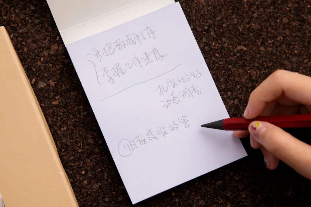 一支笔居然可以写“100万字”!能够把它用完的,都不是一般人