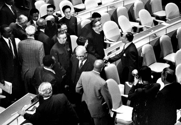 50年前，外媒这样评述新中国恢复联合国合法席位｜《法兰西晚报》：联合国开创了一个新纪元