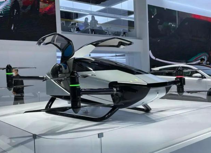 何小鹏新目标2024年量产飞行汽车售价100万内能跑也能飞