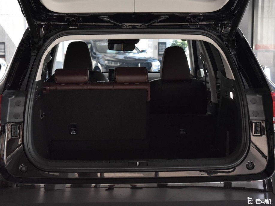 空间实用价格实惠 小哥带你一起看魏牌wey vv6-新浪汽车