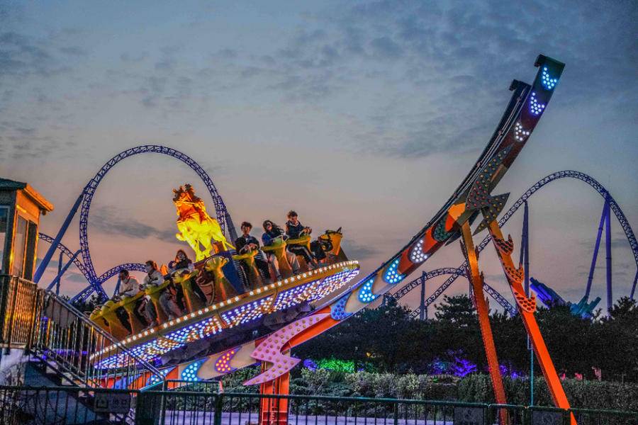 《古堡惊魂》正式首发,精灵花坊,费舍尔专列,魔药工坊三条游玩线路为