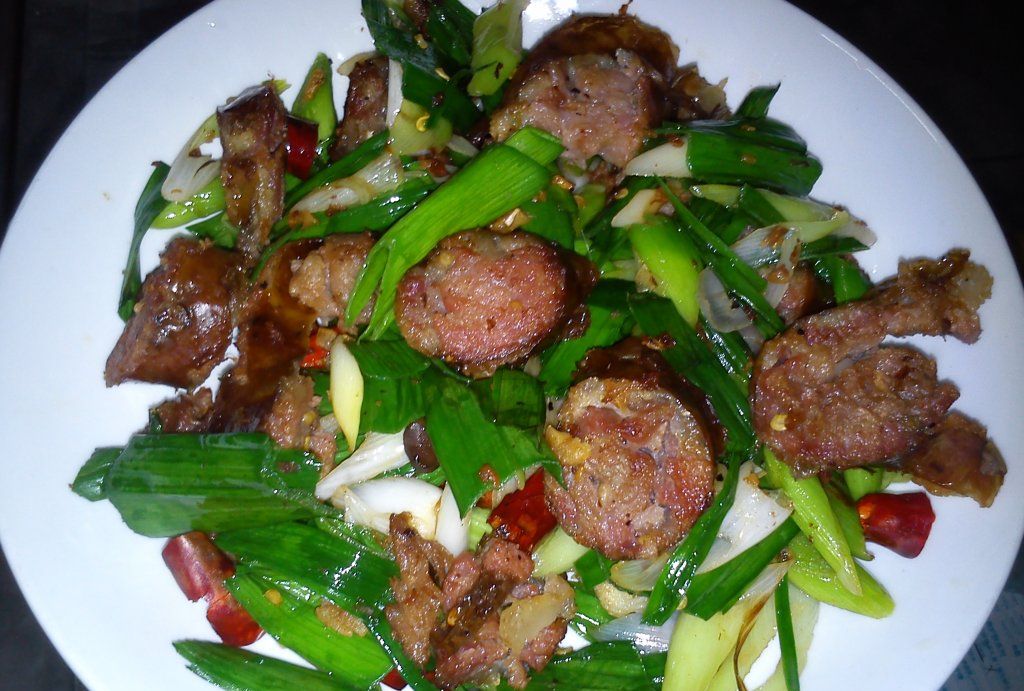 教你营养美味的大葱炒腊肠简单易做又解馋下饭全家人都喜欢