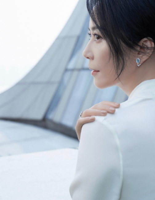 《第一炉香》被吐槽烂片?50岁俞飞鸿魅力不减,真正的大家闺秀休闲区蓝鸢梦想 - Www.slyday.coM 《第一炉香》被吐槽烂片?50岁俞飞鸿魅力不减,真正的大家闺秀休闲区蓝鸢梦想 - Www.slyday.coM