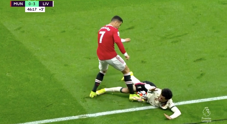 愤怒c罗终究还是爆发了矛头直指曼联新宠队友早就察觉到异常