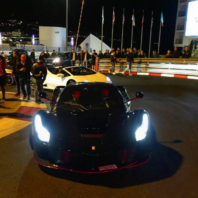 黑色法拉利laferrari喜欢吗