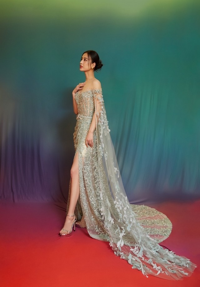 黄圣依穿上清新苹果绿礼裙,依旧那么淑女,形象清新淡雅真挺美的|抹胸