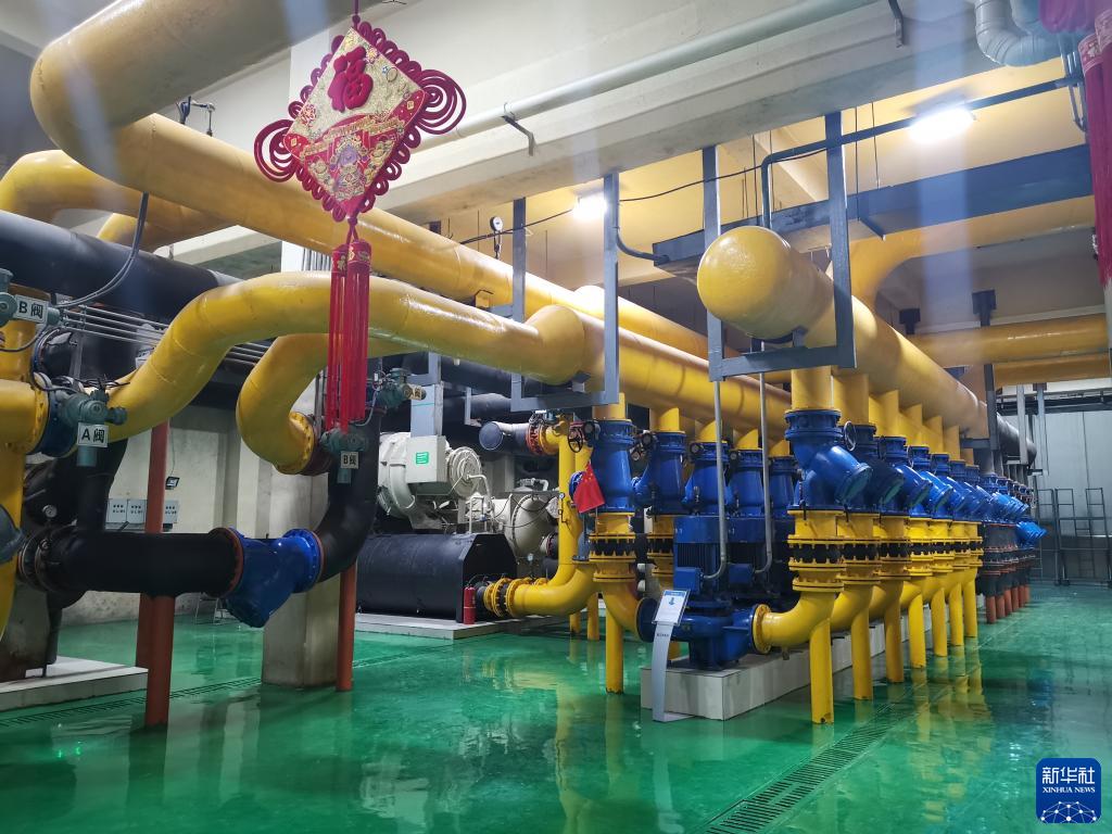 哈尔滨工大金涛科技股份有限公司的供暖机房，干净整洁。新华社记者强勇摄