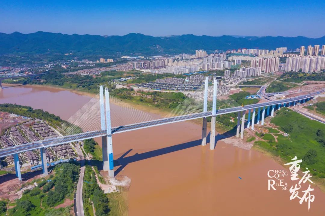 蔡家嘉陵江大橋 鄒樂 攝533線533線途經禮嘉嘉陵江大橋,始發站點為