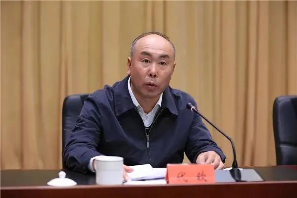 形势严峻！25小时确诊35例，额济纳旗委书记上任4个月被免职休闲区蓝鸢梦想 - Www.slyday.coM