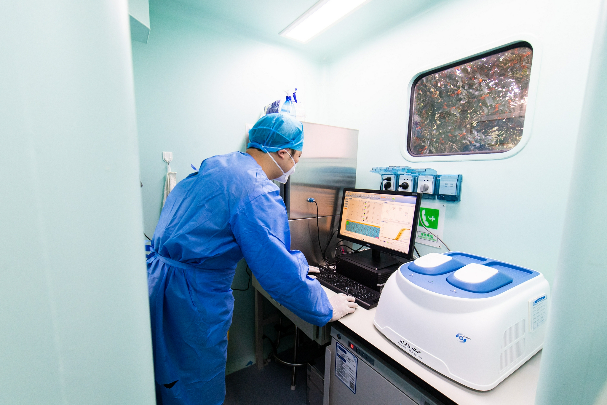 探访疫情防控利器p2移动生物检测车