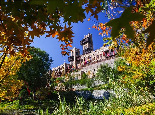 赏彩林！摘秋果！成都出发3小时，去川西小九寨吃喝玩乐耍2天休闲区蓝鸢梦想 - Www.slyday.coM