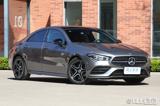 两款车型的入门cla 200车型配置没有变化;cla 200 4matic 四门轿跑