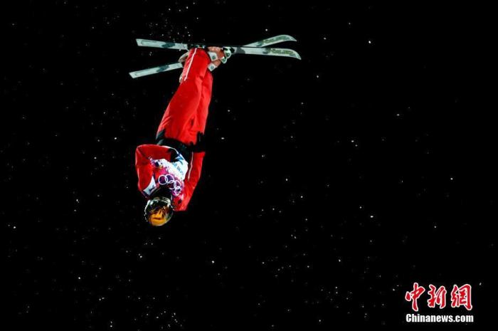 资料图：徐梦桃在冬奥会比赛中 中新社记者 富田 摄