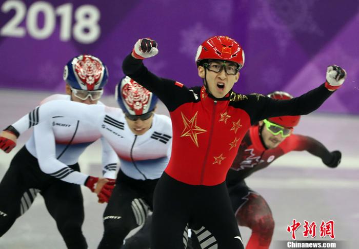 资料图：平昌冬奥会短道速滑男子500米决赛中，中国选手武大靖夺得金牌。 中新社记者 宋吉河 摄