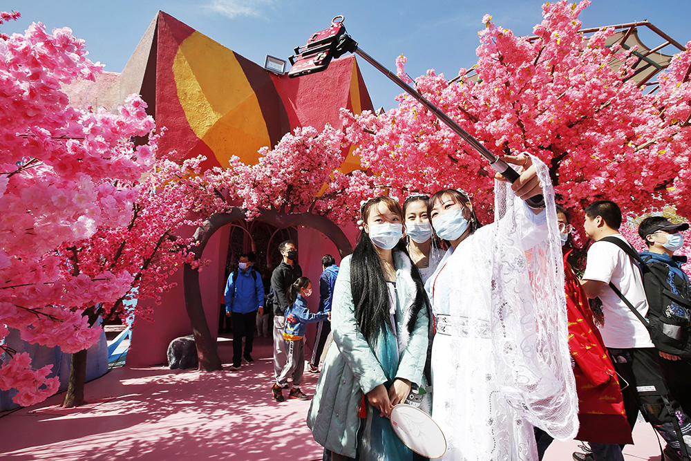 2021年4月3日，北京欢乐谷2021年春风游园季·国潮文化节开幕。