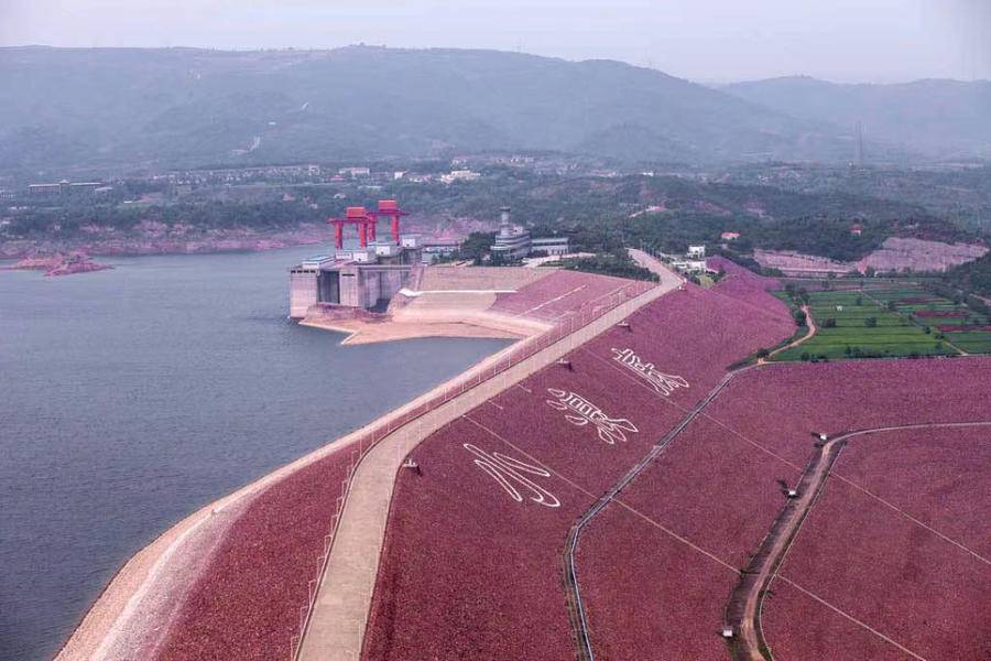 网络驾车行驶在连霍高速公路洛阳北口,不由自主地向北转向孟津方向