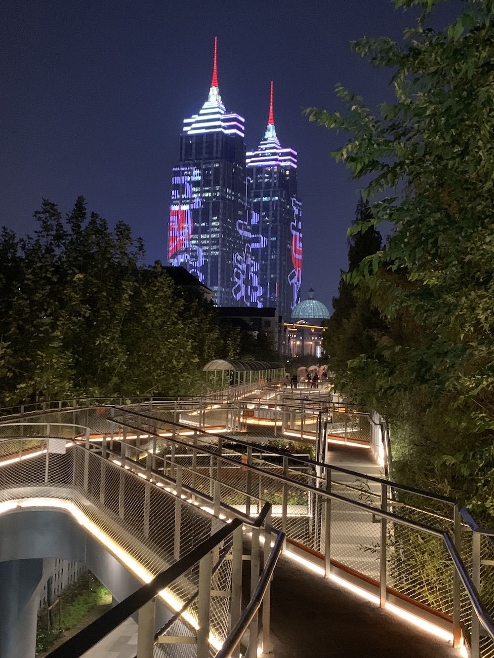 家门口的好去处行走上海曹杨看曾经的工人新村大变样