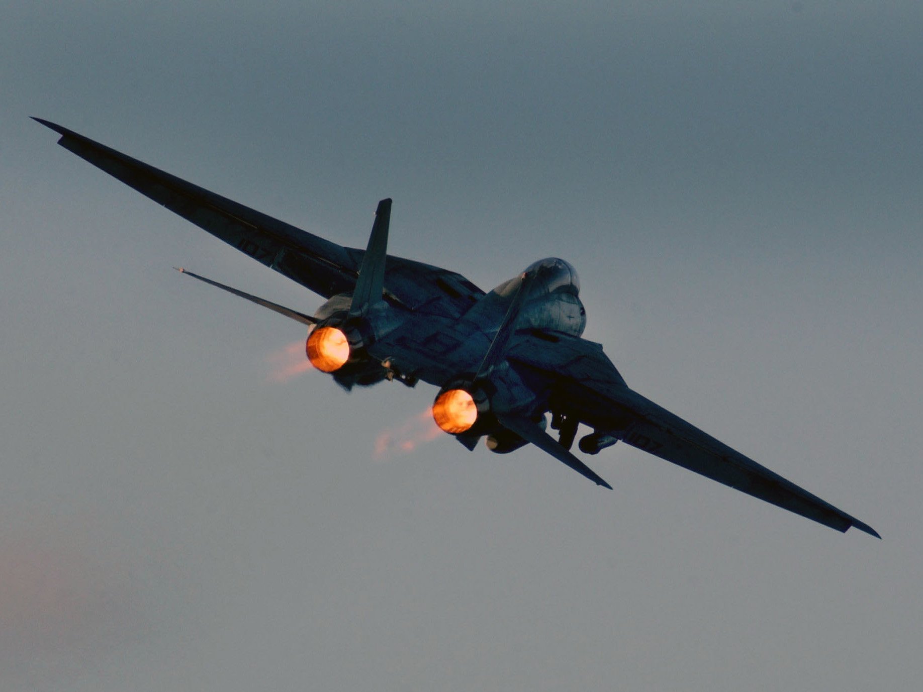 f-14"雄猫"战机引擎停机时喷口不对称现象解析|电力|喷口|起落架_新浪