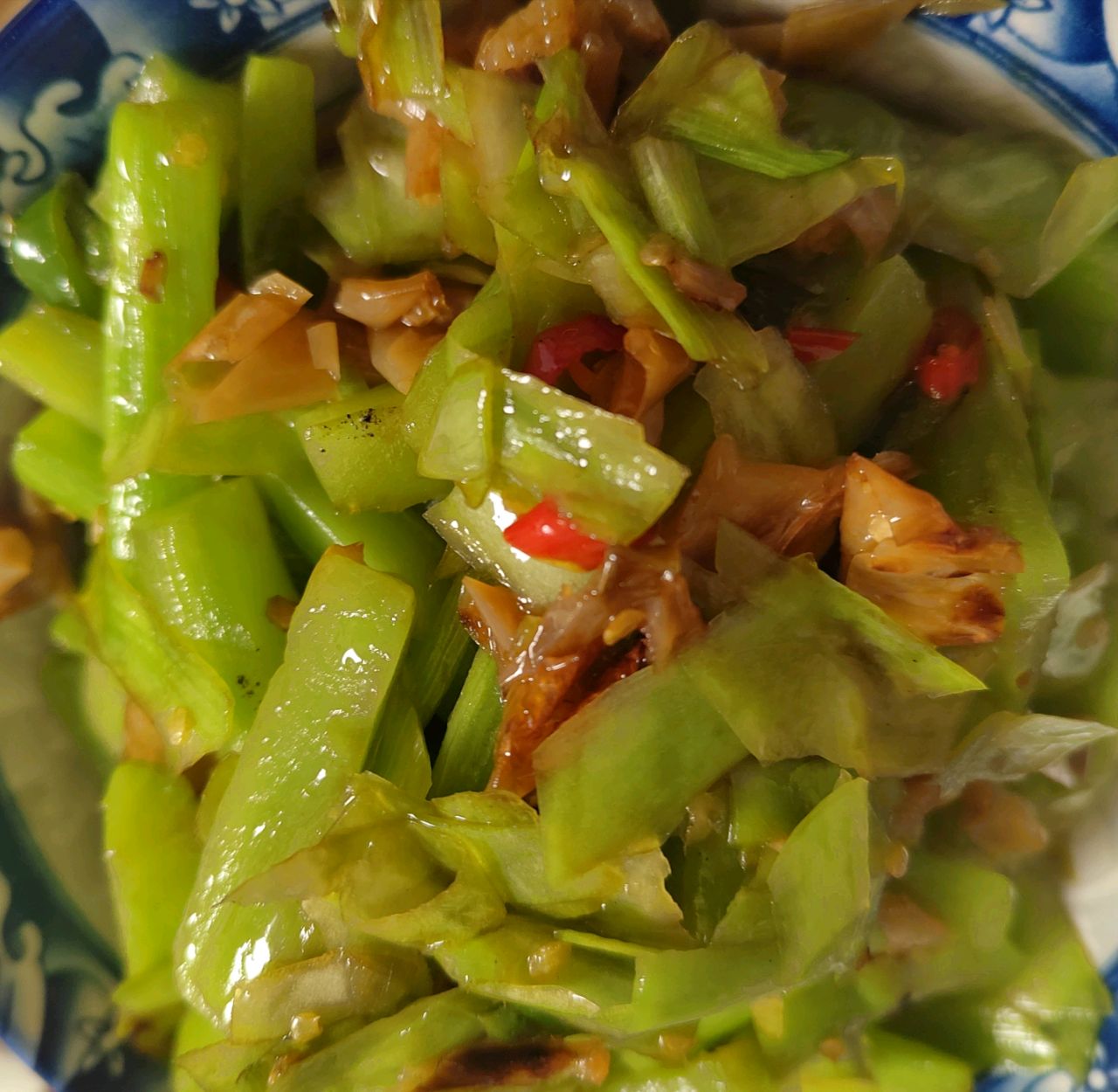 开胃小炒菜:三椒炒脆莴笋,清脆爽口,麻辣下饭,小白都能学会|莴笋|麻辣