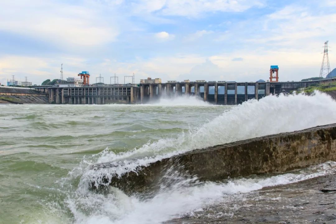 大化水电站的横空出世永远改变了大化镇的面貌.