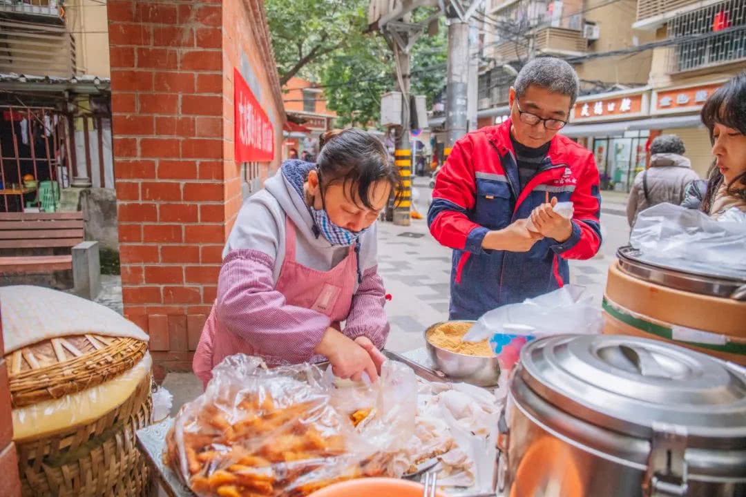 为什么小商贩都喜欢用微信支付却不用支付宝输在哪儿