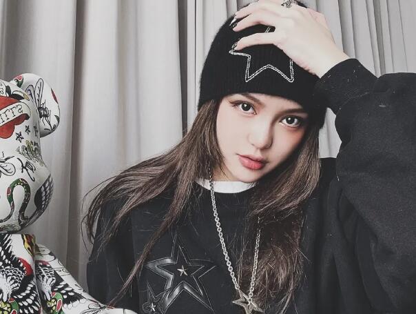 周扬青做直播!颜值和妆容又被网友吐槽了|周扬青|整形|这个杀手不太冷